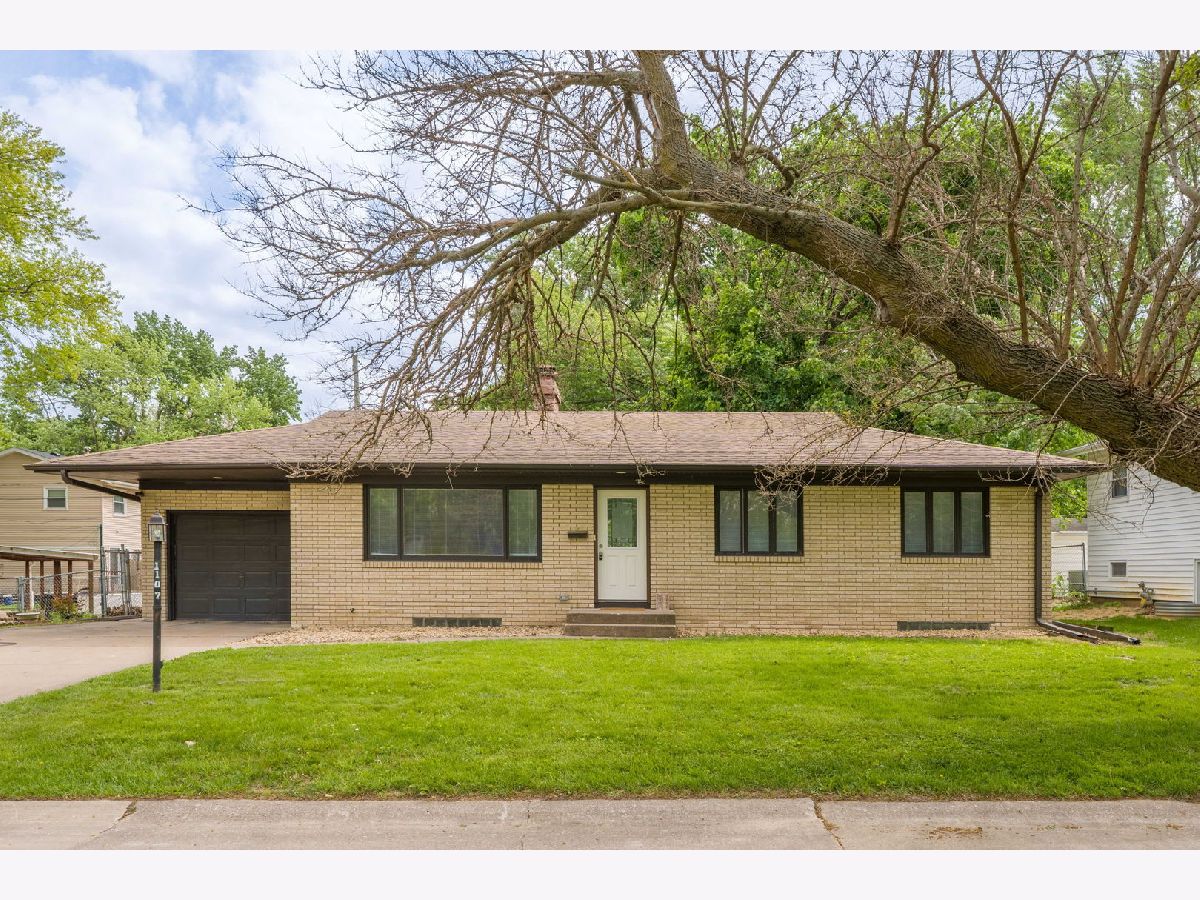  Sold Bettendorf Iowa, 1107 Hawthorne