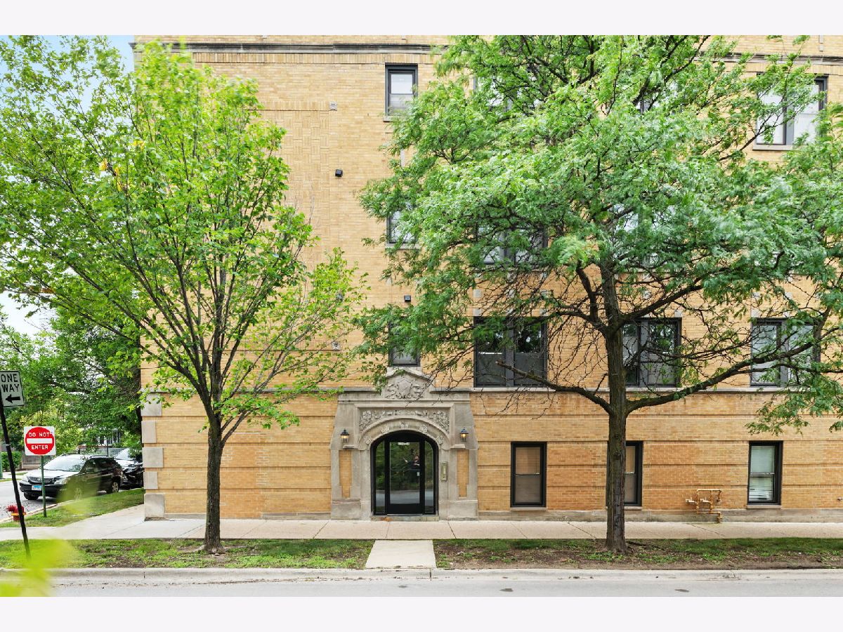  For Sale Chicago Illinois, 6148 Ravenswood Avenue