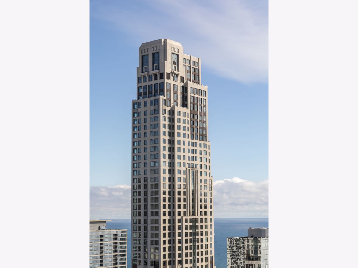  For Sale Chicago Illinois, 451 Grand Avenue