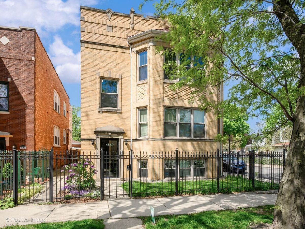  For Sale Chicago Illinois, 4650 Karlov Avenue