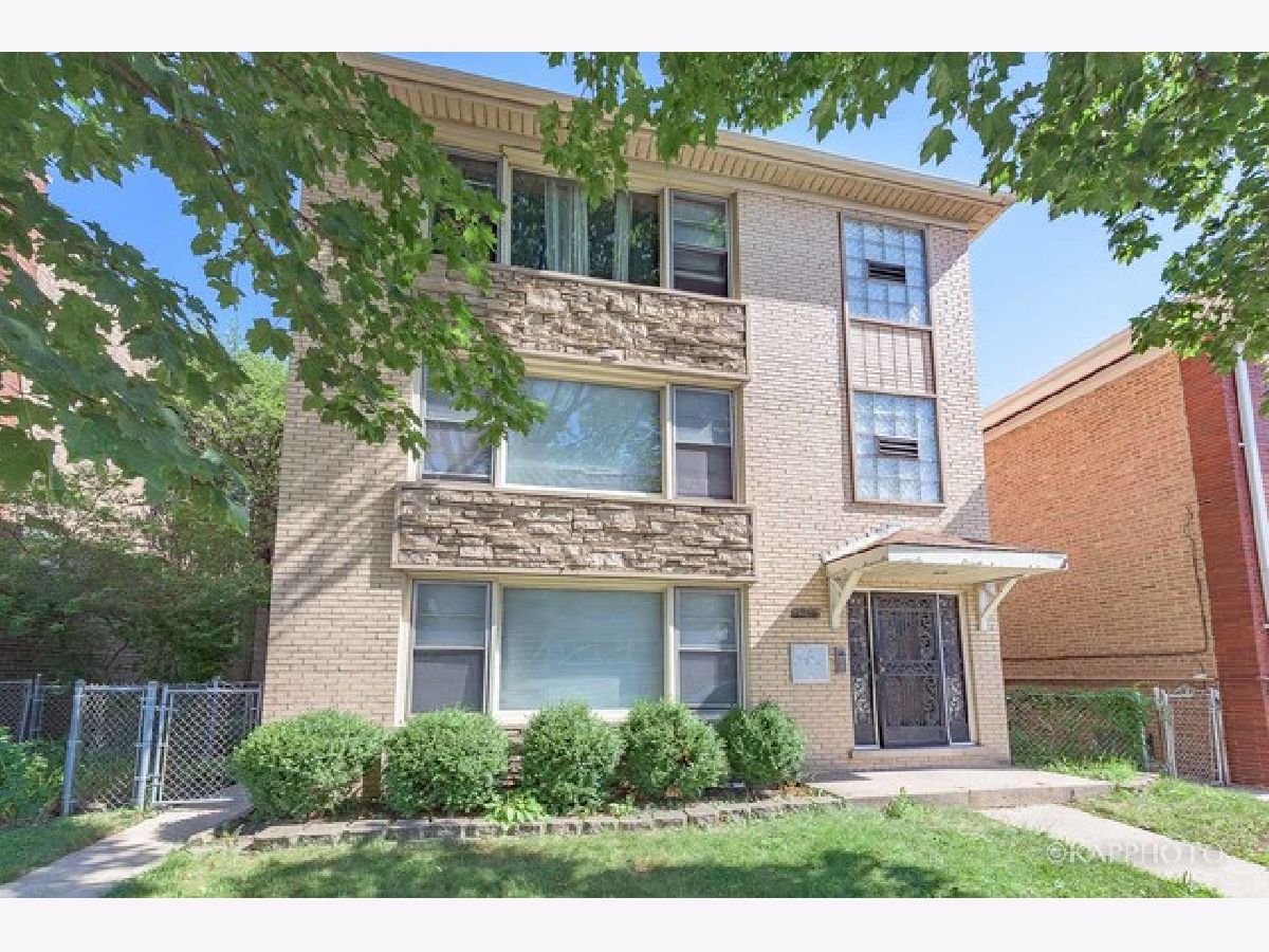  Rented Chicago Illinois, 5942 Addison