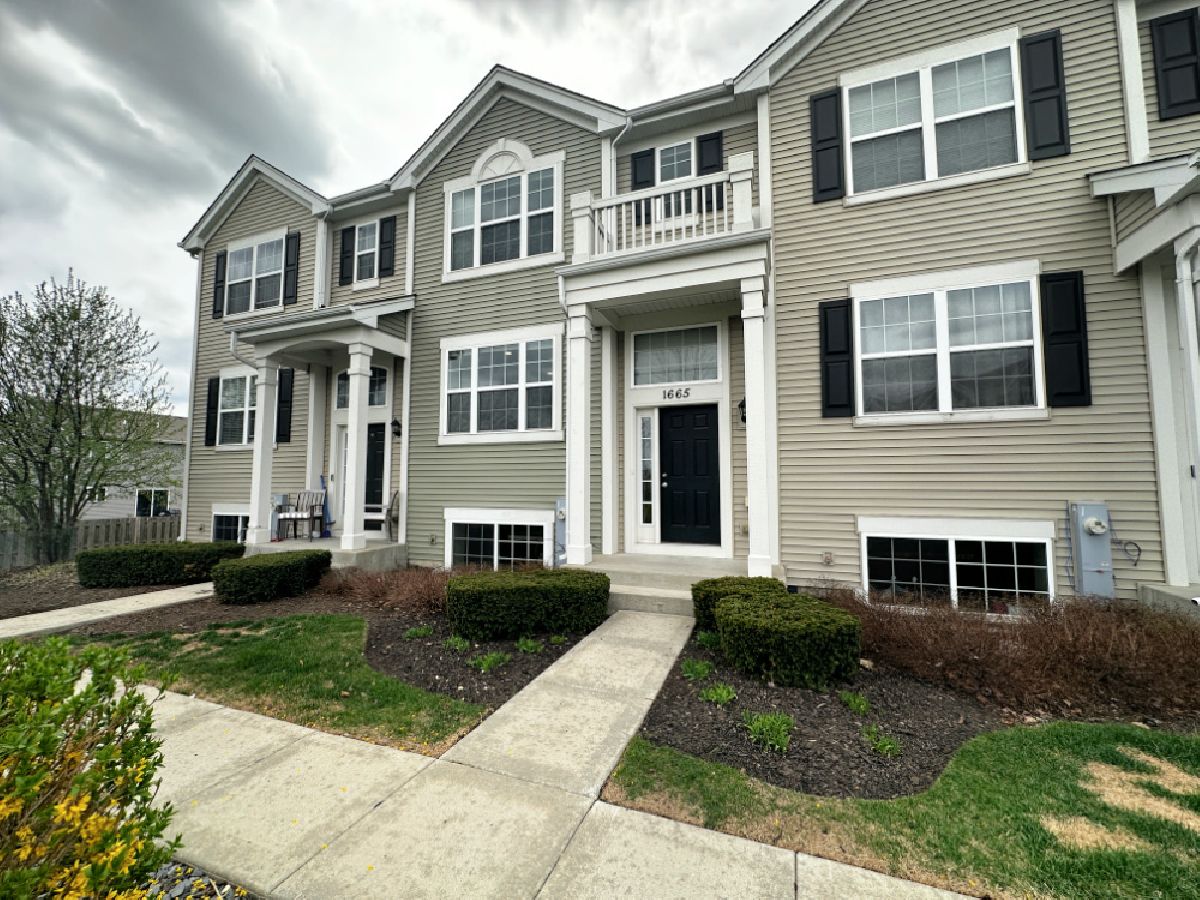  For Rent Pingree Grove Illinois, 1665 Ruby