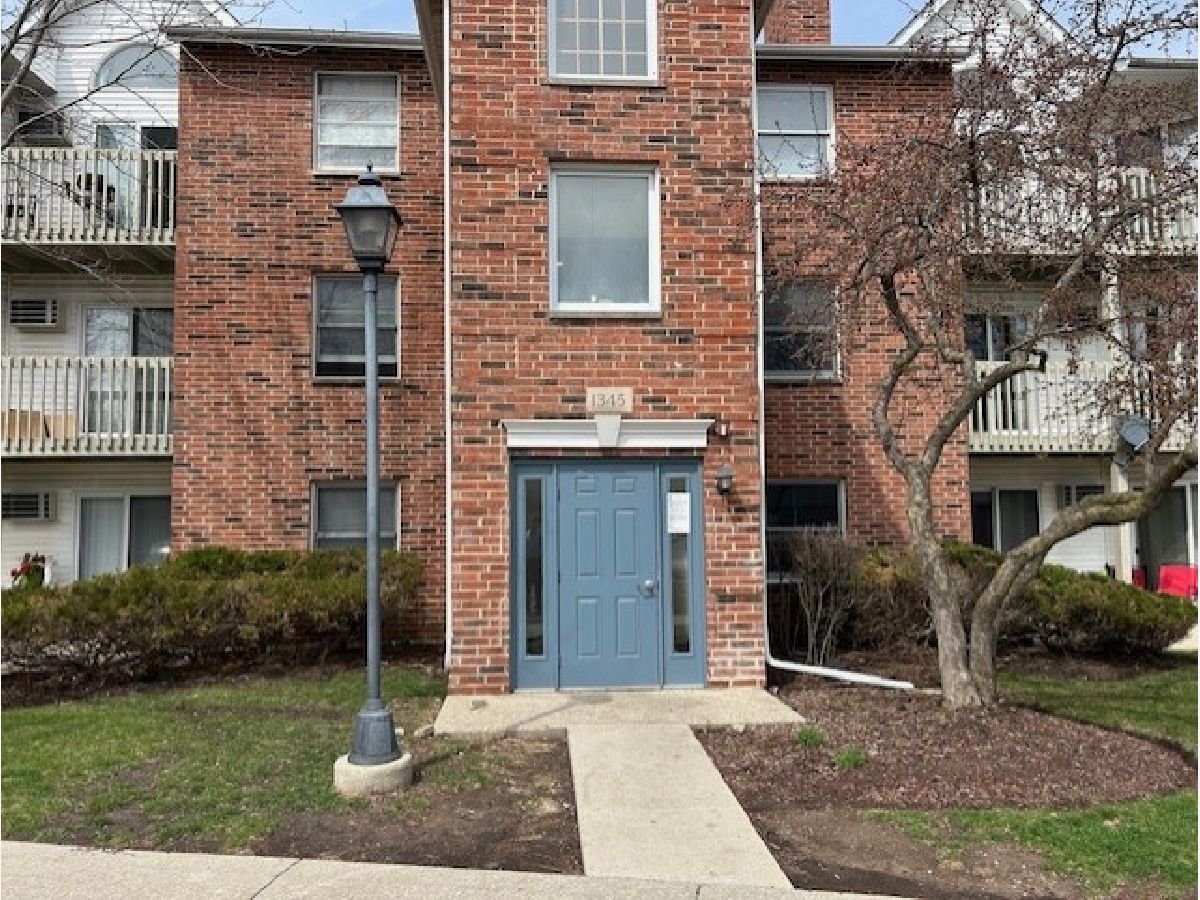  Rented Lake In The Hills Illinois, 1345 Cunat