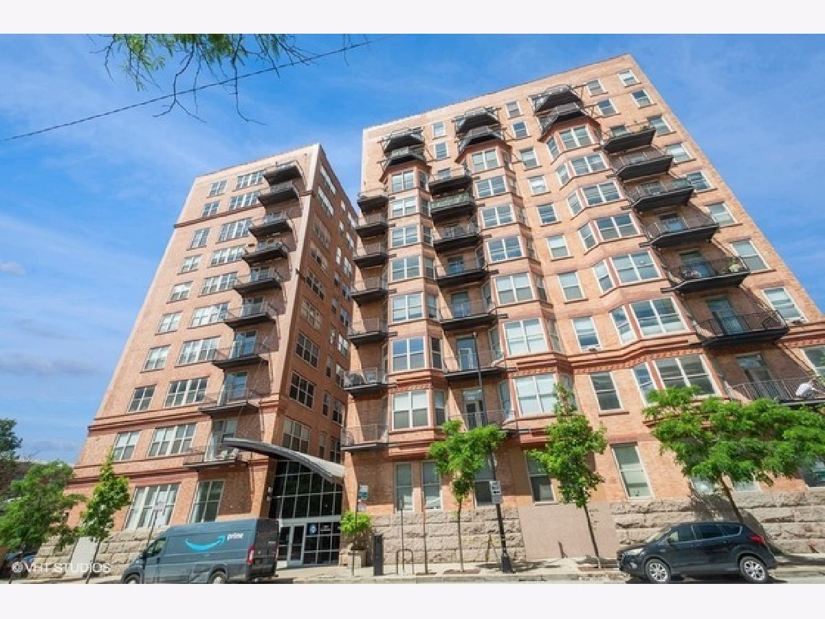  For Sale Chicago Illinois, 500 Clinton Street