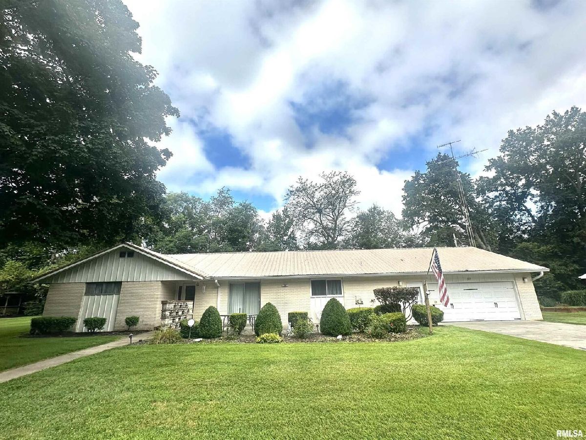  For Sale Centralia Illinois, 57 Sherwood Drive