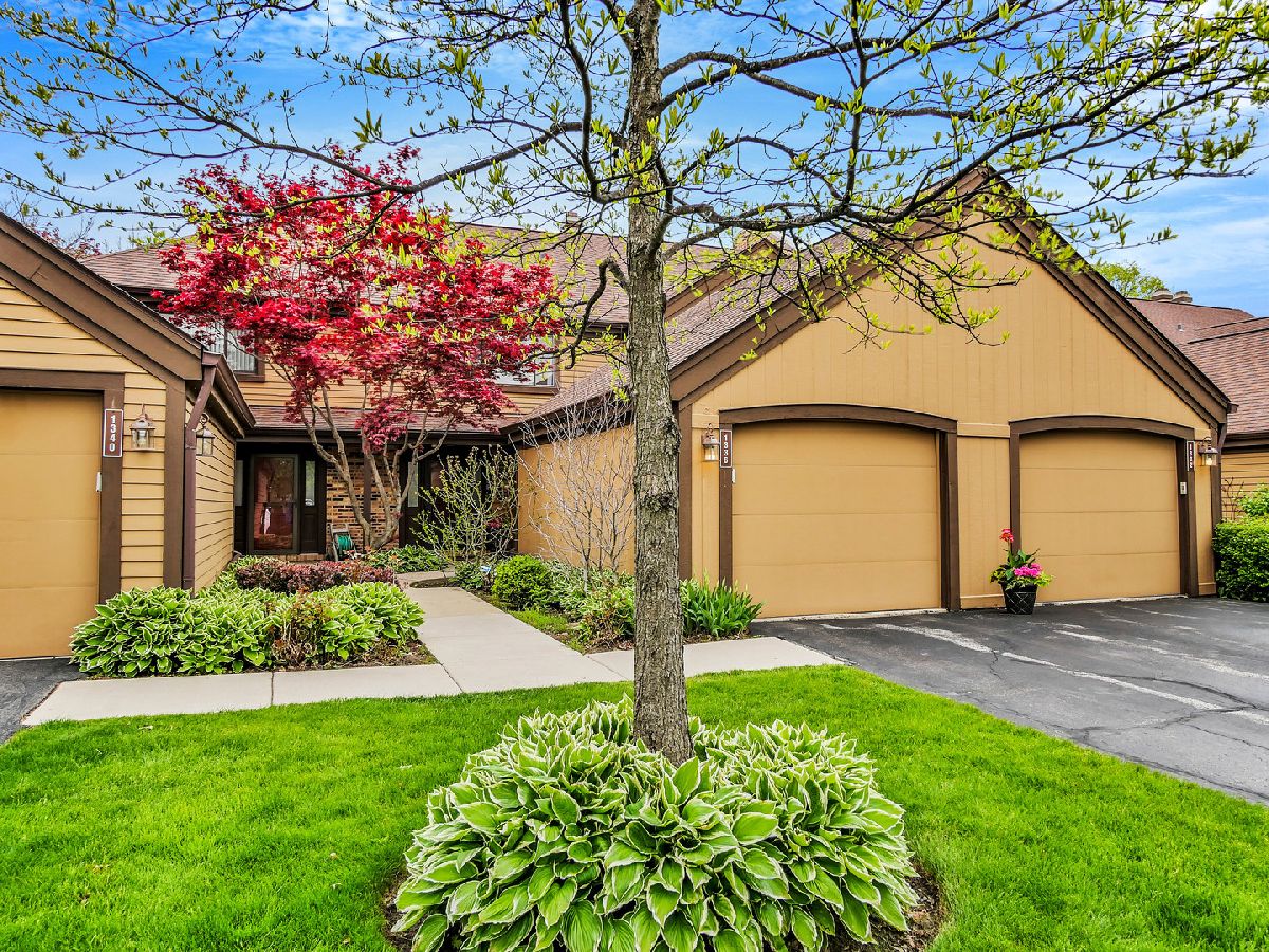 Townhomes & Homes For Sale The Crossings Buffalo Grove Illinois, 1336 Fairfax Lane