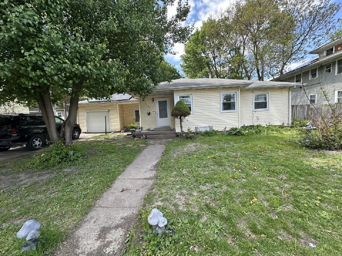 Homes For Sale Alexoff Davenport Iowa, 1312 Pershing Avenue