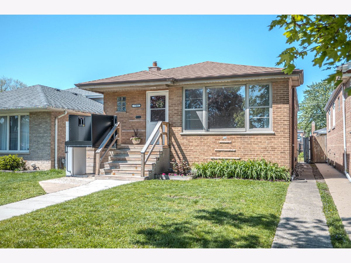 For Sale Burbank Illinois, 7706 Mobile Avenue
