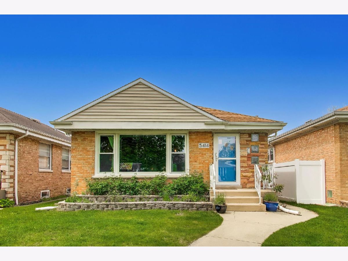 Homes For Sale Union Ridge Chicago Illinois, 5414 Neenah Avenue