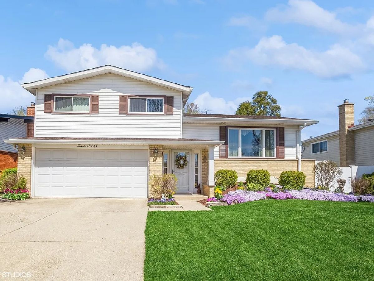 Homes & Condos & Townhomes For Sale Brentwood Des Plaines Illinois, 260 Brentwood Drive