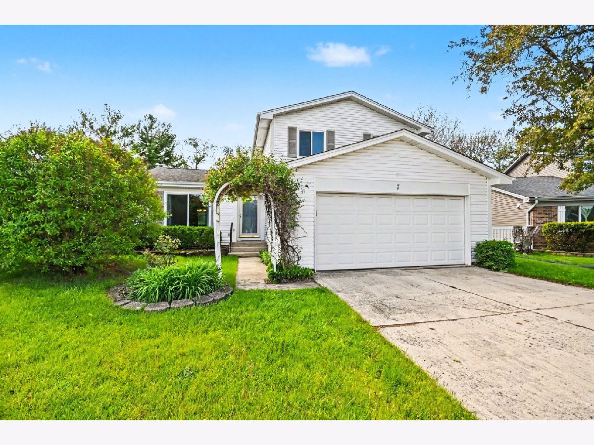 Homes & Townhomes & Condos For Sale Woodridge Center Woodridge Illinois, 7 Oriole Court