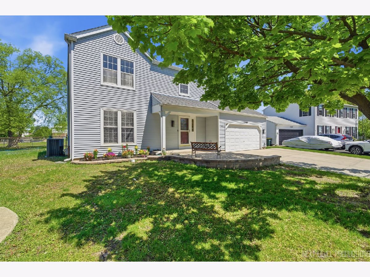 Townhomes & Homes For Sale Spinnaker Cove Carol Stream Illinois, 1340 Nantucket Court
