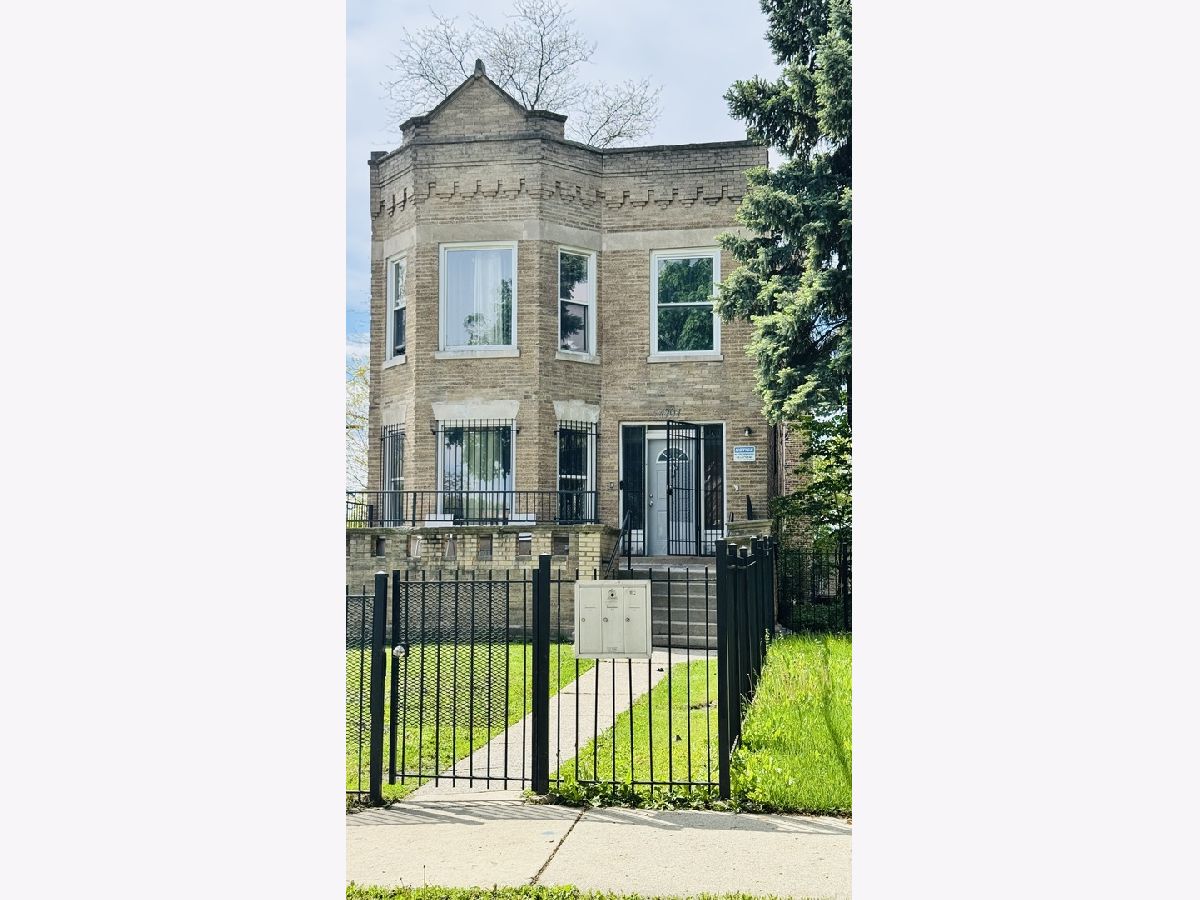  For Sale Chicago Illinois, 4701 West End Avenue