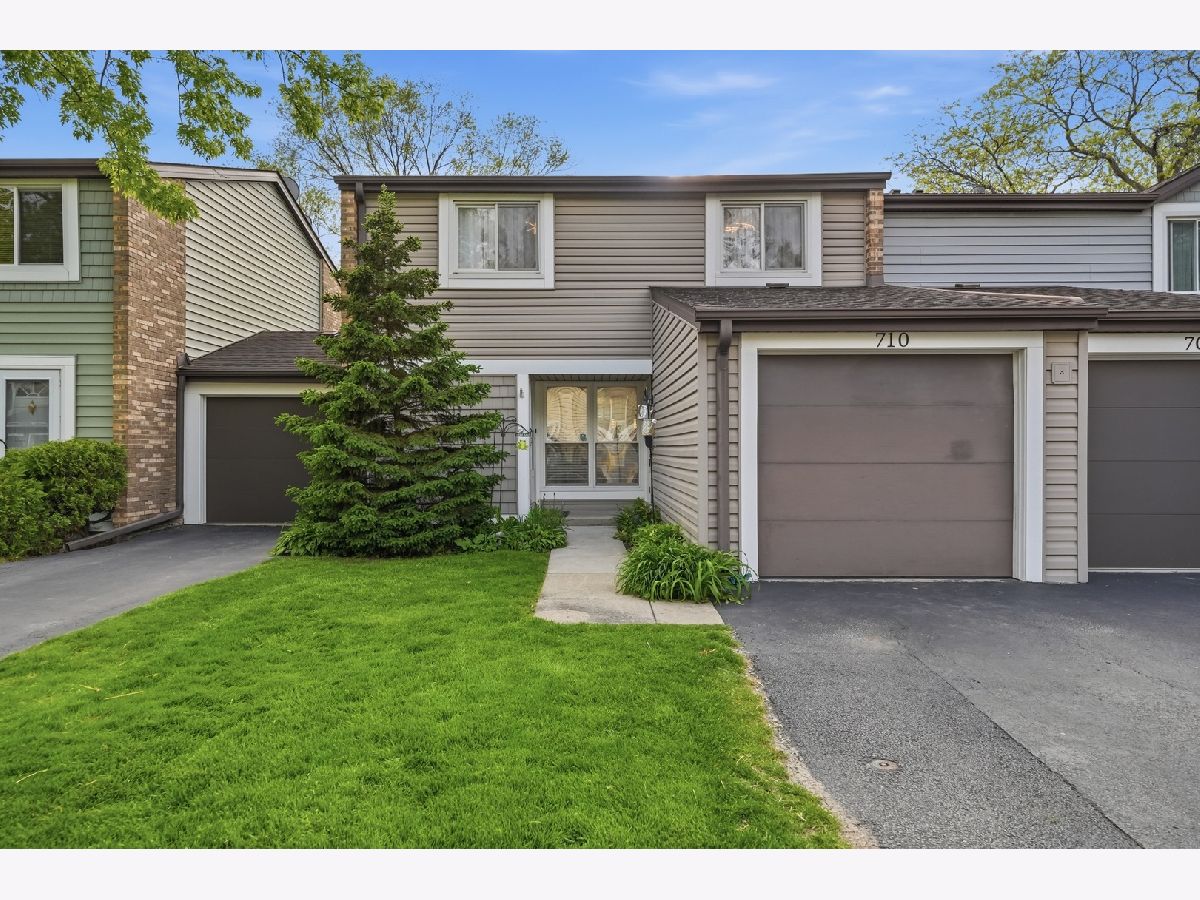 Townhomes For Sale Lakeside Villas Wheeling Illinois, 710 Bayside Court
