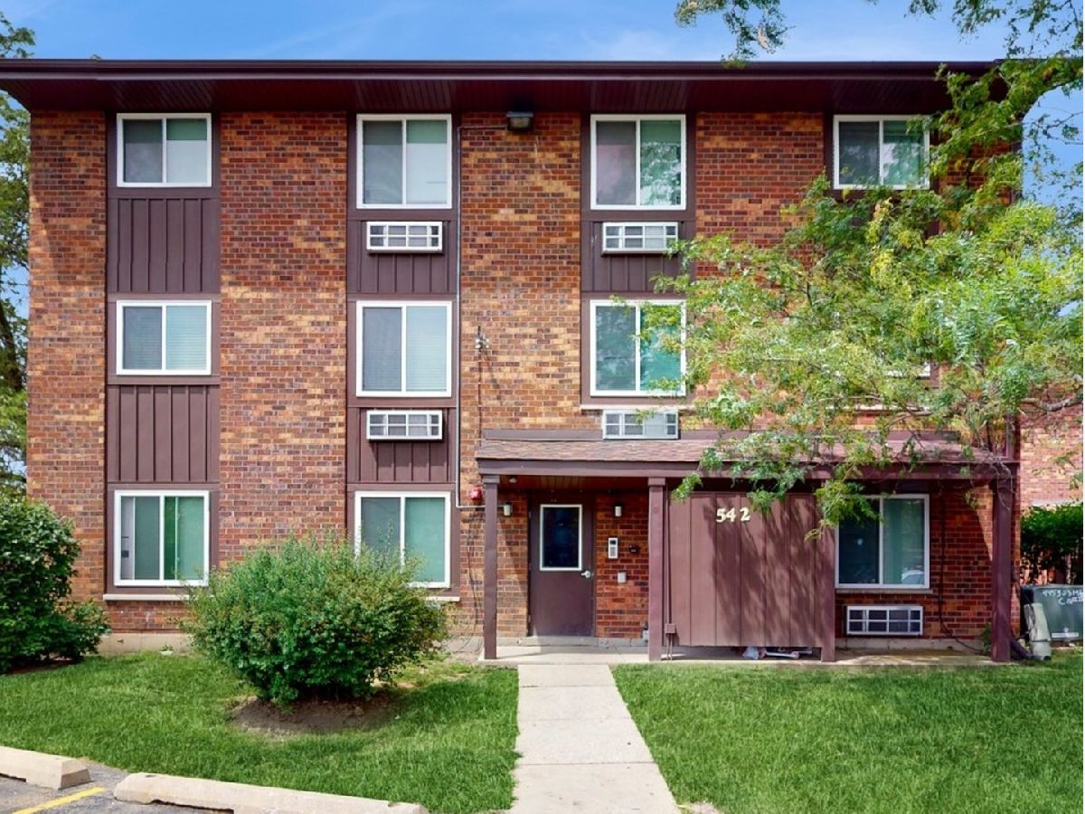  Rented Warrenville Illinois, 29W542 Country Ridge