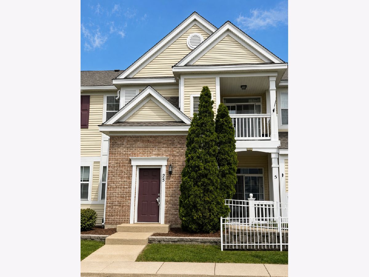  For Rent Pingree Grove Illinois, 2225 Aurora