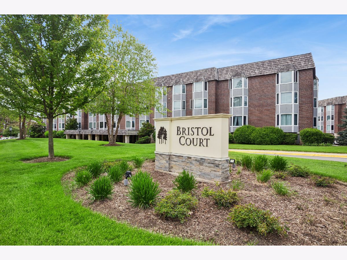 Condominiums Rented Bristol Court Park Ridge Illinois, 400 Ascot