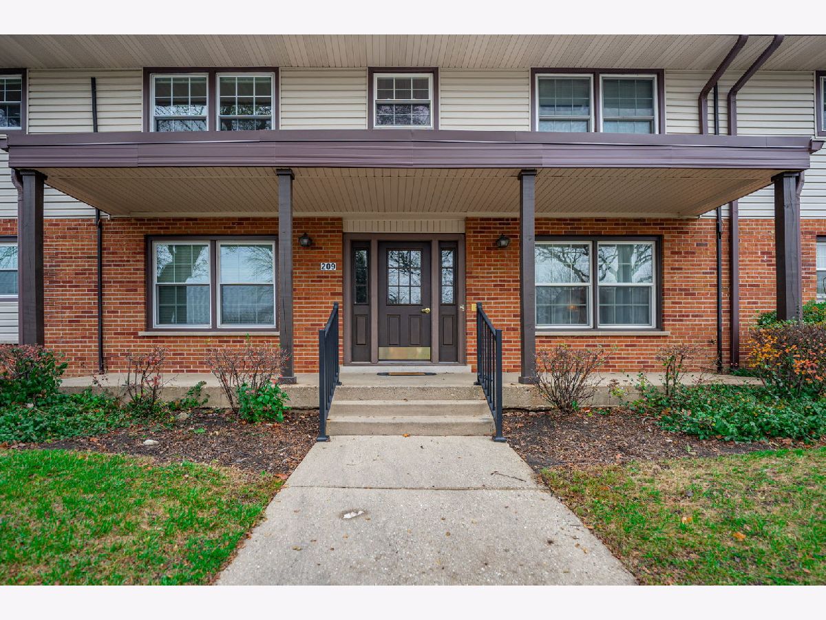  For Rent Elk Grove Village Illinois, 209 Washington