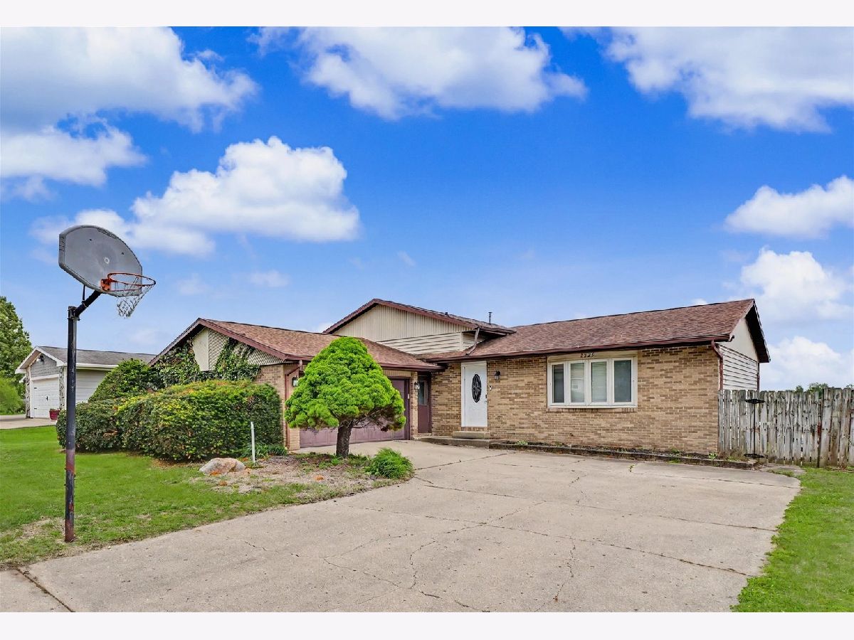  For Sale St Joseph Illinois, 2229 Jeffery Drive