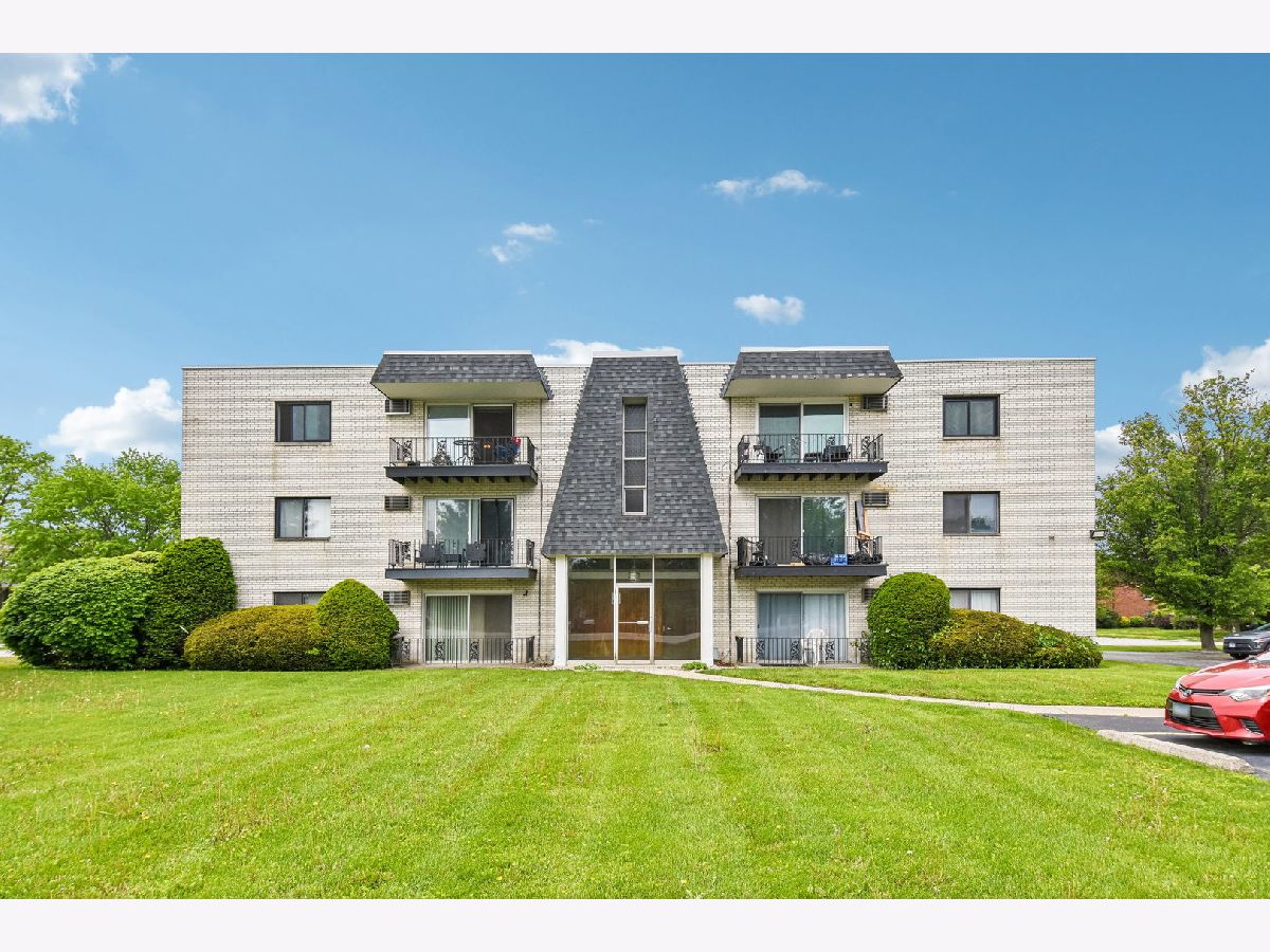  For Sale Crestwood Illinois, 12809 Carriage Lane