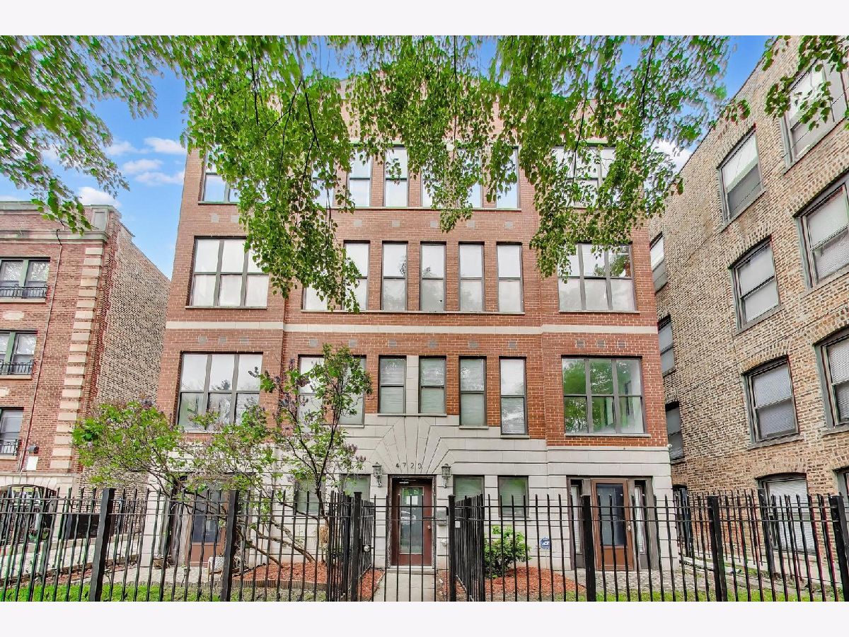  For Sale Chicago Illinois, 4720 Woodlawn Avenue
