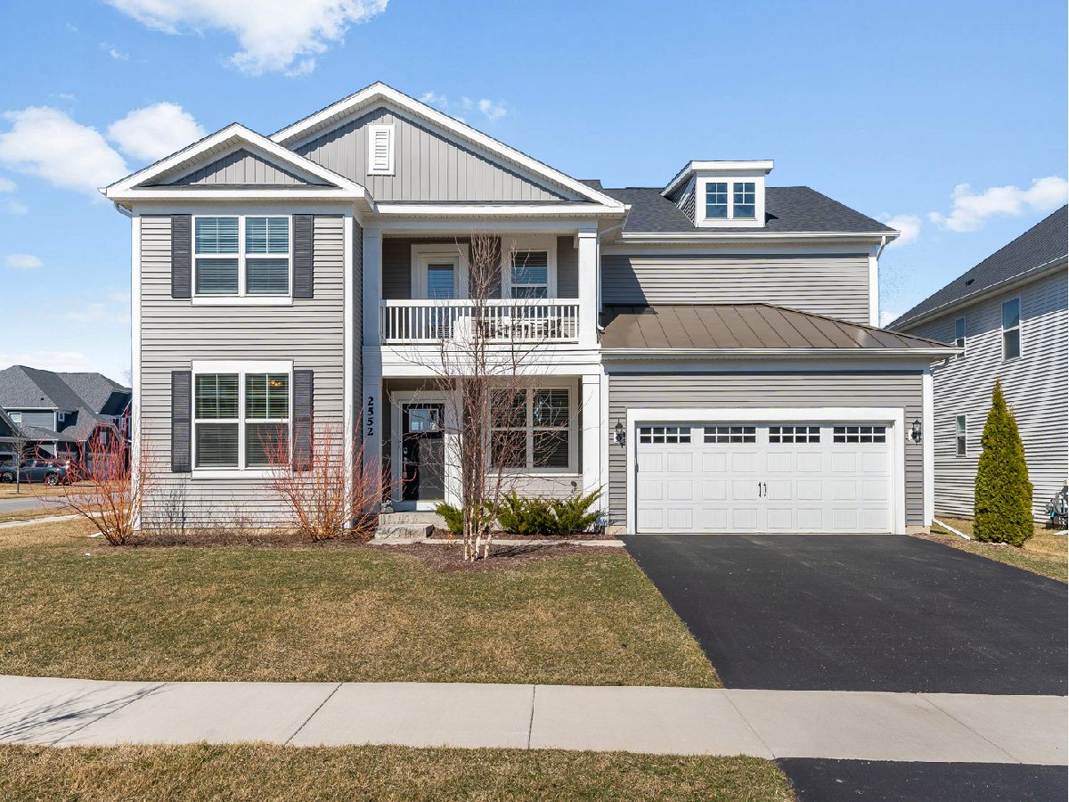 Homes & Condos & Townhomes For Sale Naper Commons Naperville Illinois, 2552 Weatherbee Lane