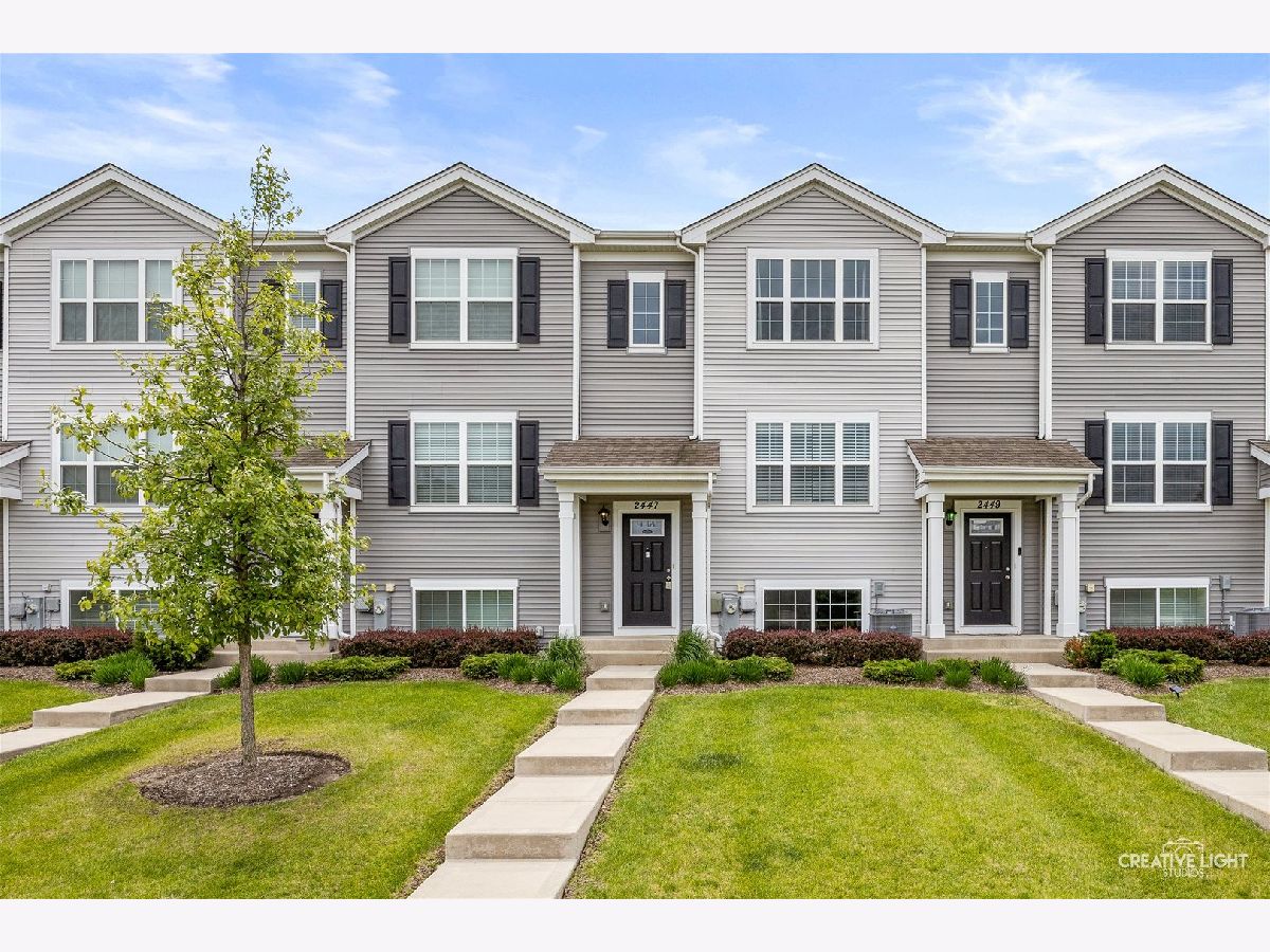  For Sale Pingree Grove Illinois, 2447 Upland Road