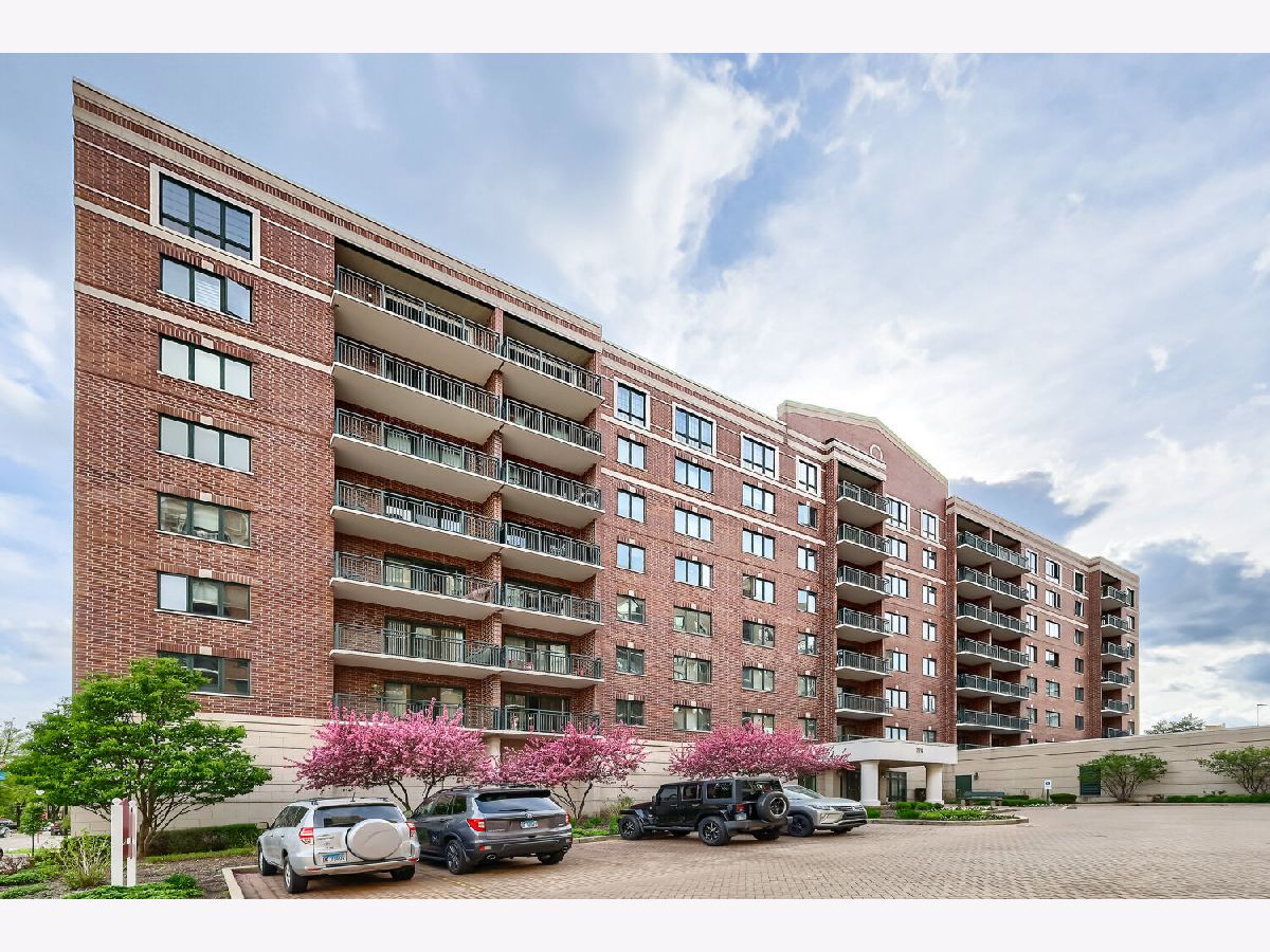 Condominiums For Sale Library Courte Des Plaines Illinois, 770 Pearson Street