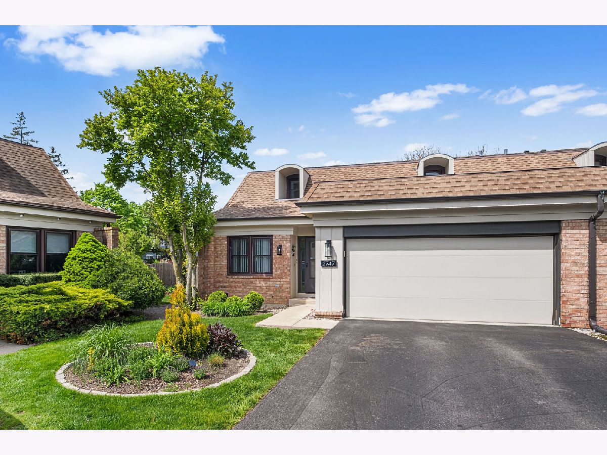 Townhomes For Sale Wilshire Terrace Northbrook Illinois, 2747 Wilshire Lane