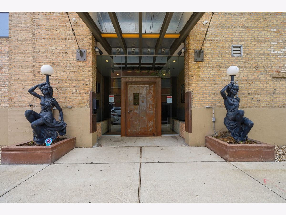 Condominiums For Sale Opera Lofts Chicago Illinois, 2545 Dearborn Street