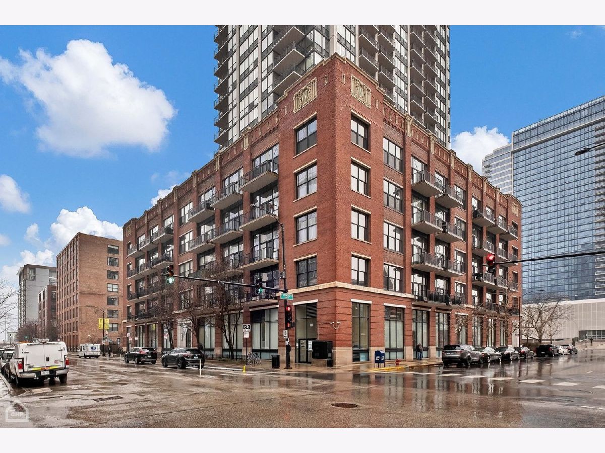  Rented Chicago Illinois, 210 Desplaines