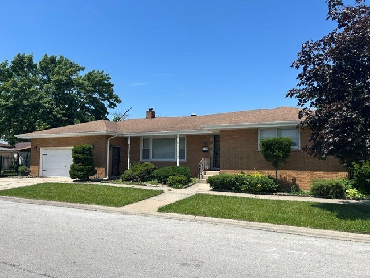  For Sale Calumet Park Illinois, 12764 Ada Street