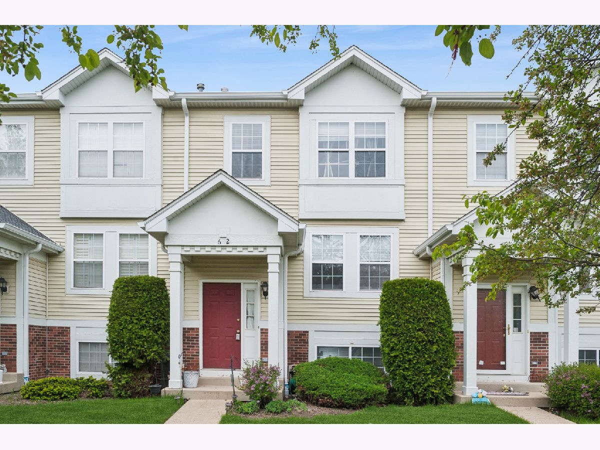  For Sale Hainesville Illinois, 602 Holiday Lane