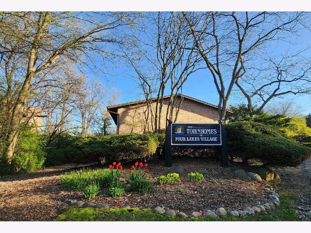 Condos & Townhomes For Rent Four Lakes Lisle Illinois, 5915 Meadow