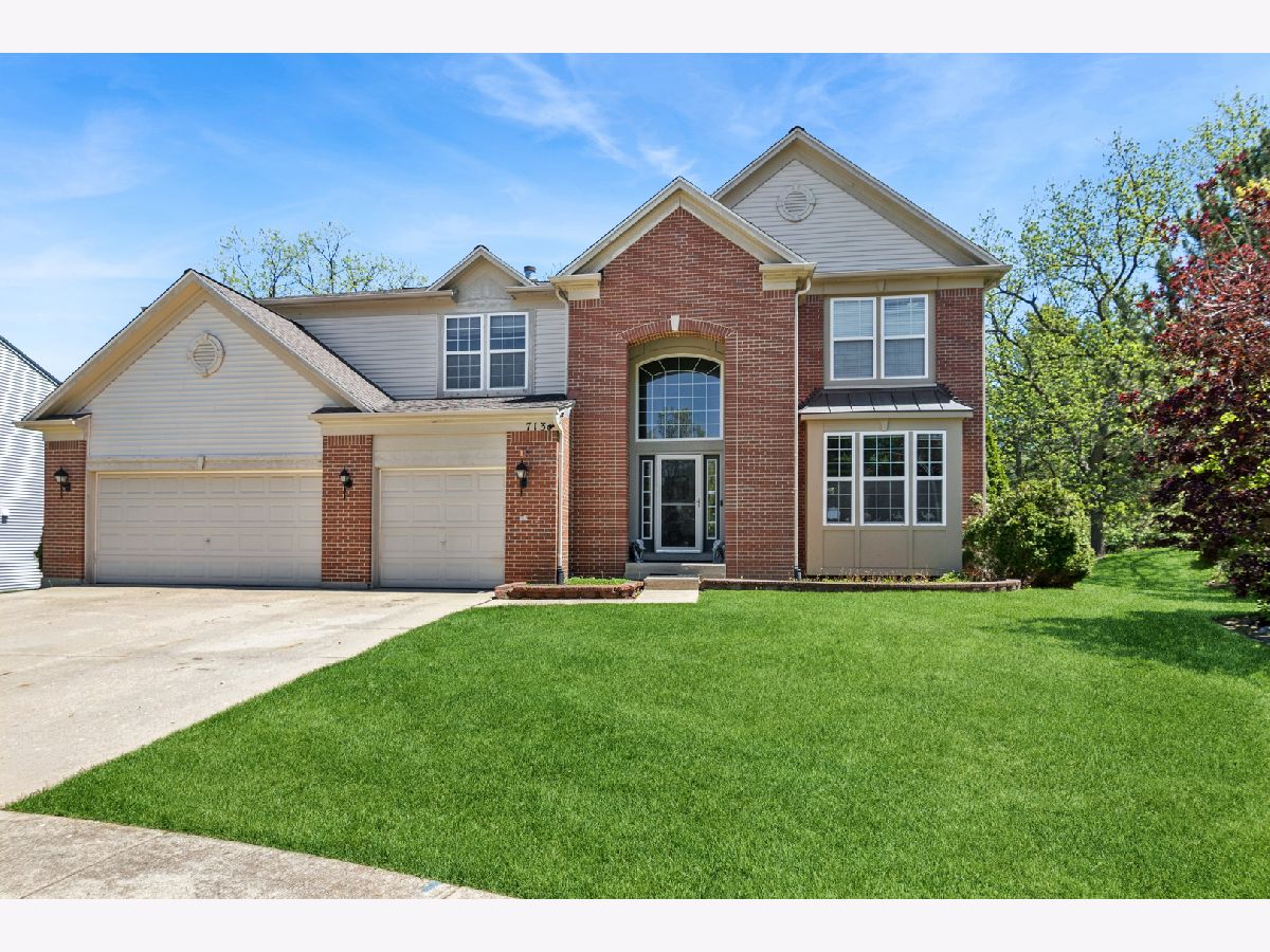 Homes For Sale Buckingham Woods Streamwood Illinois, 713 Blue Ridge Drive