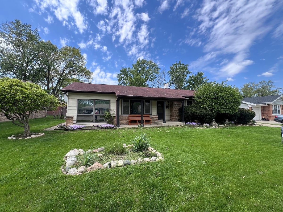  Rented Elk Grove Village Illinois, 1216 Carswell