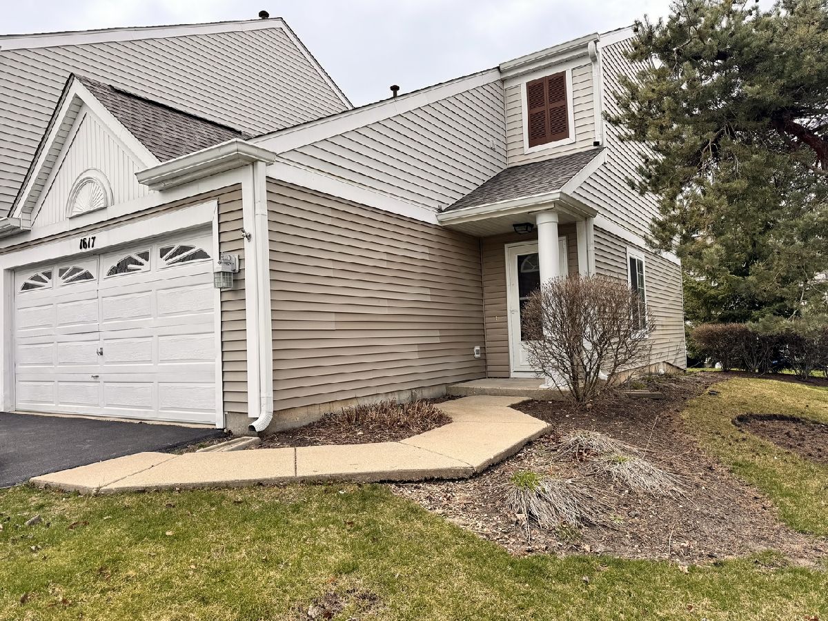 Townhomes & Condos & Homes For Rent Amber Grove Bartlett Illinois, 1617 Spaulding