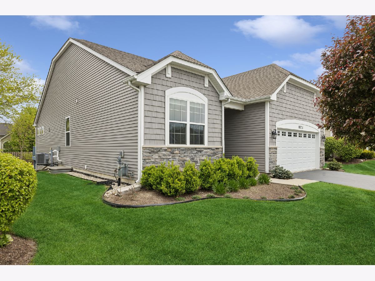  For Sale Gurnee Illinois, 6275 Doral Drive