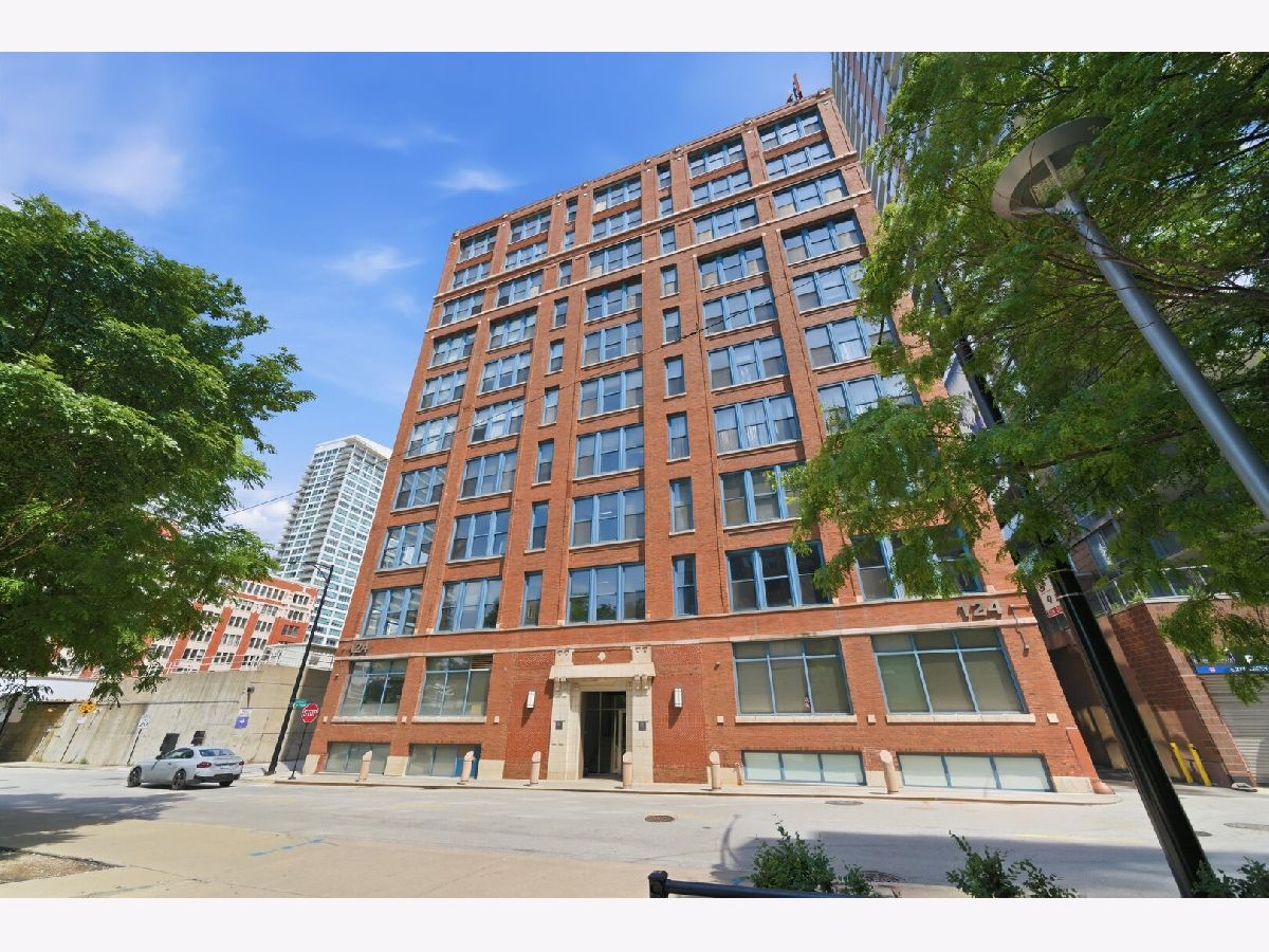 Condominiums For Sale Folio Square Chicago Illinois, 124 Polk Street