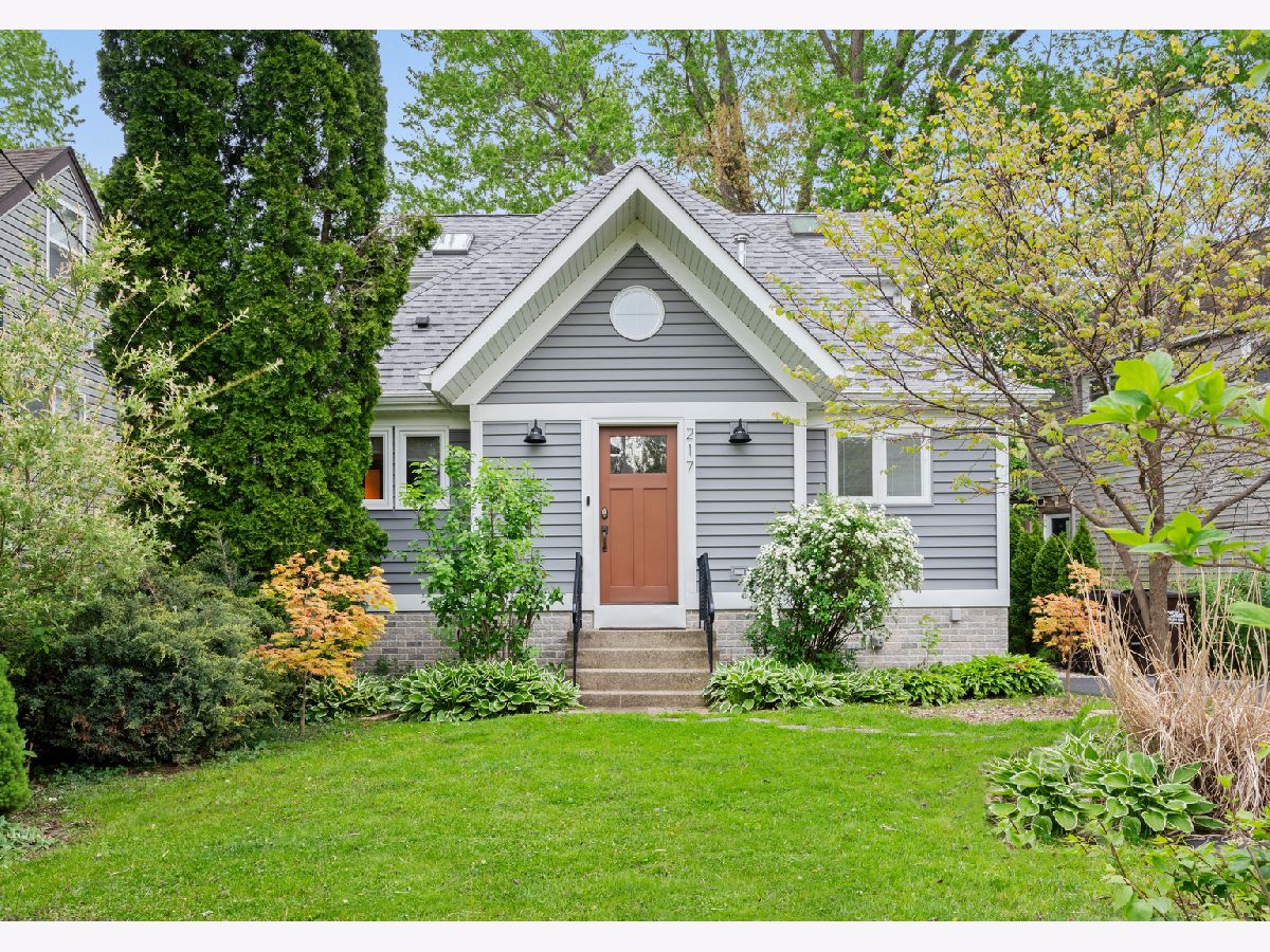 For Sale Island Lake Illinois, 217 Channel Drive