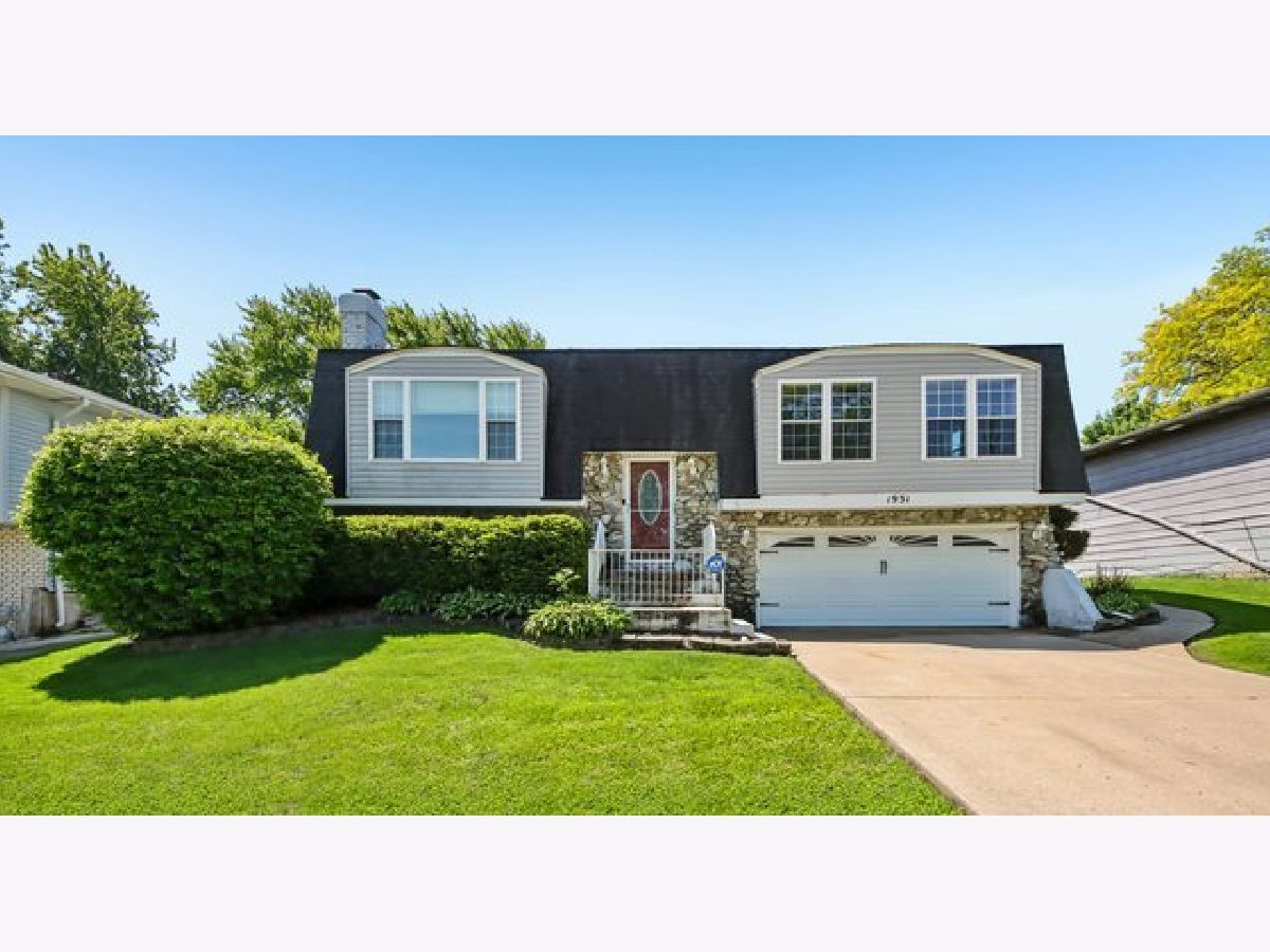 Homes & Condos & Townhomes For Sale Hanover Gardens Hanover Park Illinois, 1931 Hollywood Avenue