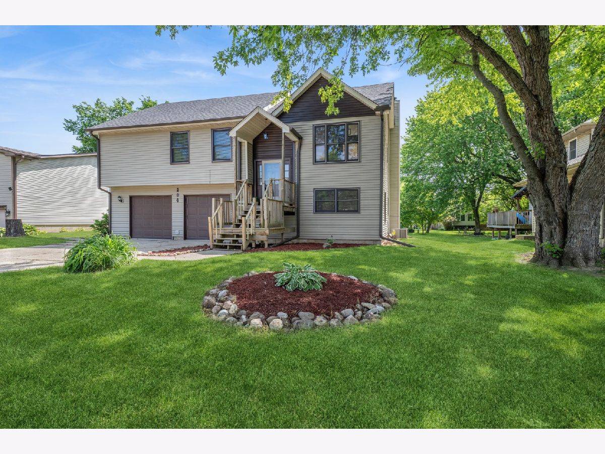  For Sale Poplar Grove Illinois, 204 Brandywine Drive
