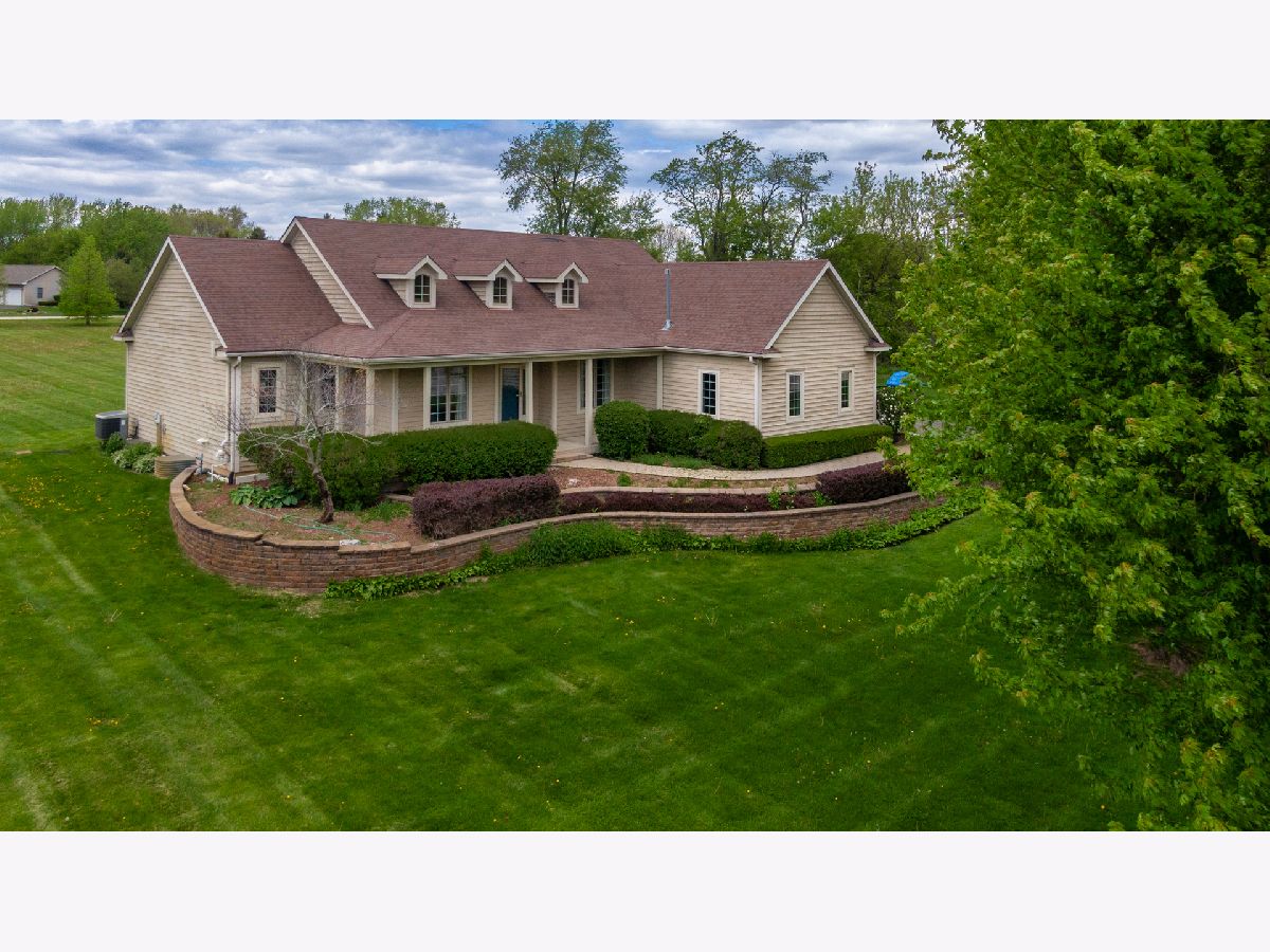  Sold Spring Grove Illinois, 10303 Fox Bluff
