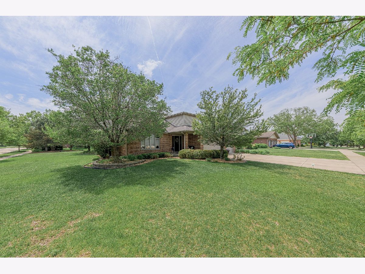 For Sale Mokena Illinois, 12097 Heinecke Drive