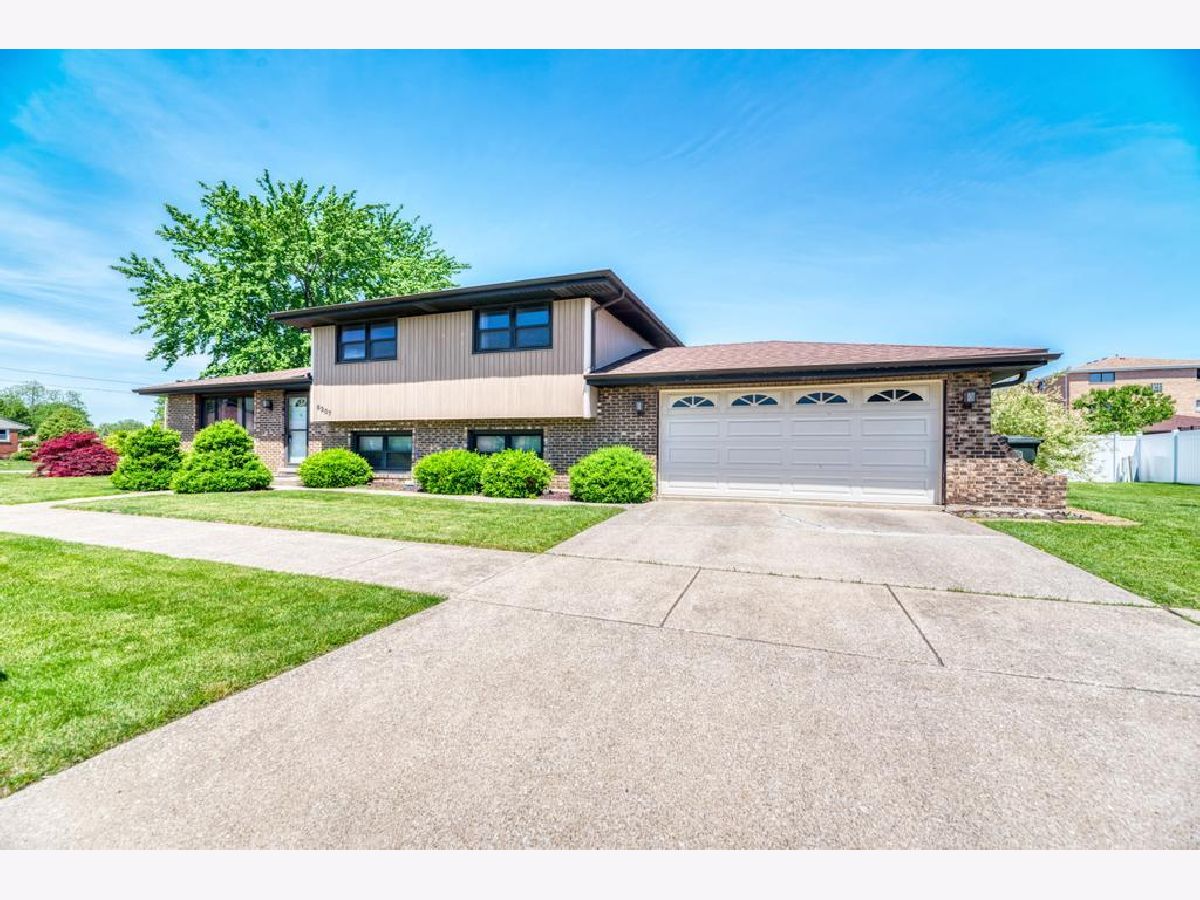  For Sale Justice Illinois, 8207 82nd Avenue