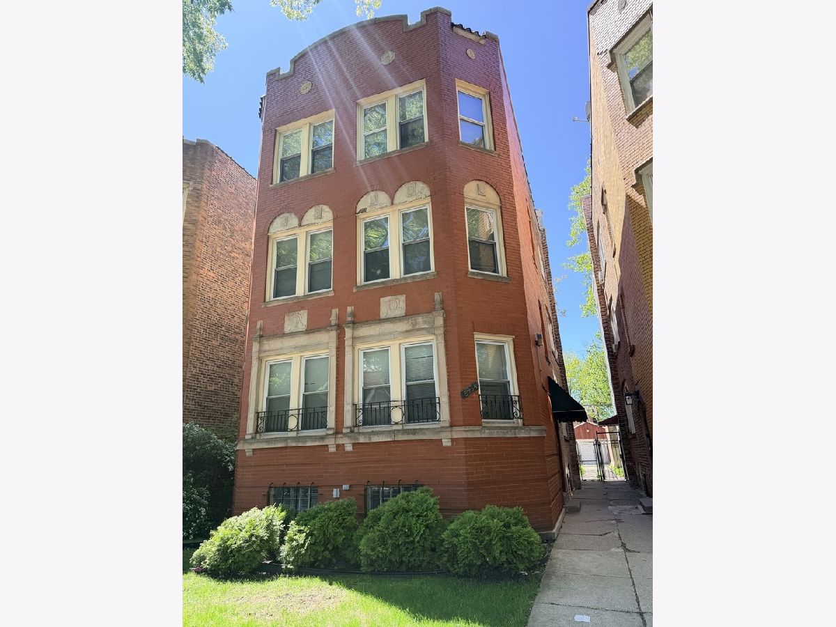  For Sale Chicago Illinois, 8534 Bennett Avenue