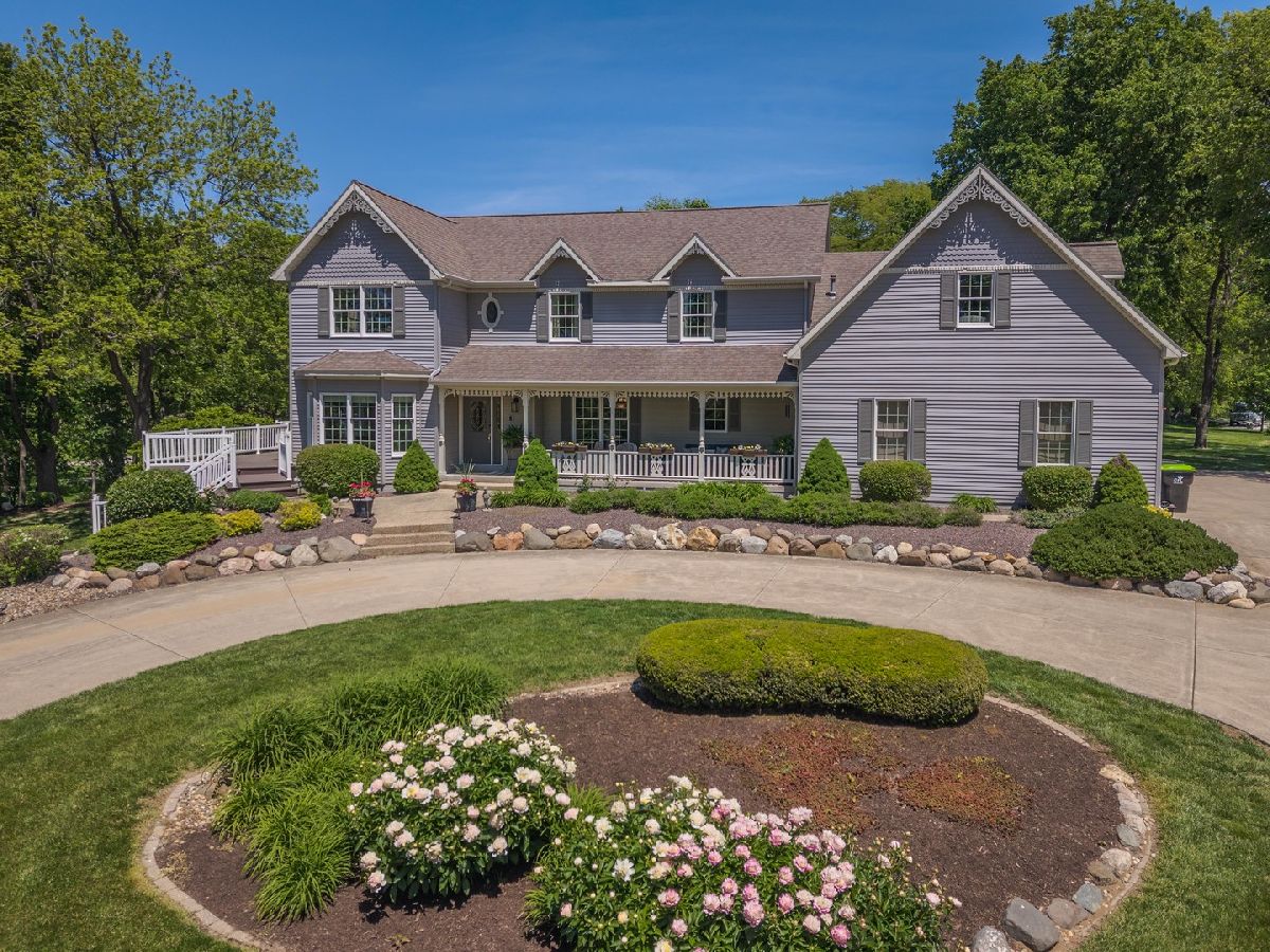 Homes & Condos & Townhomes For Sale Crestwicke Bloomington Illinois, 15626 910 North Road