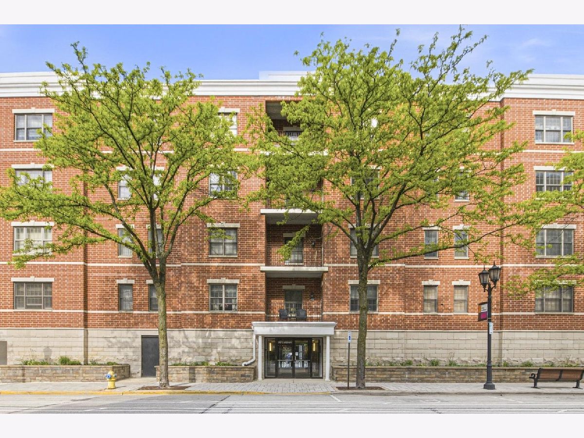 Townhomes & Condos Rented Market Square Elmhurst Illinois, 200 Addison
