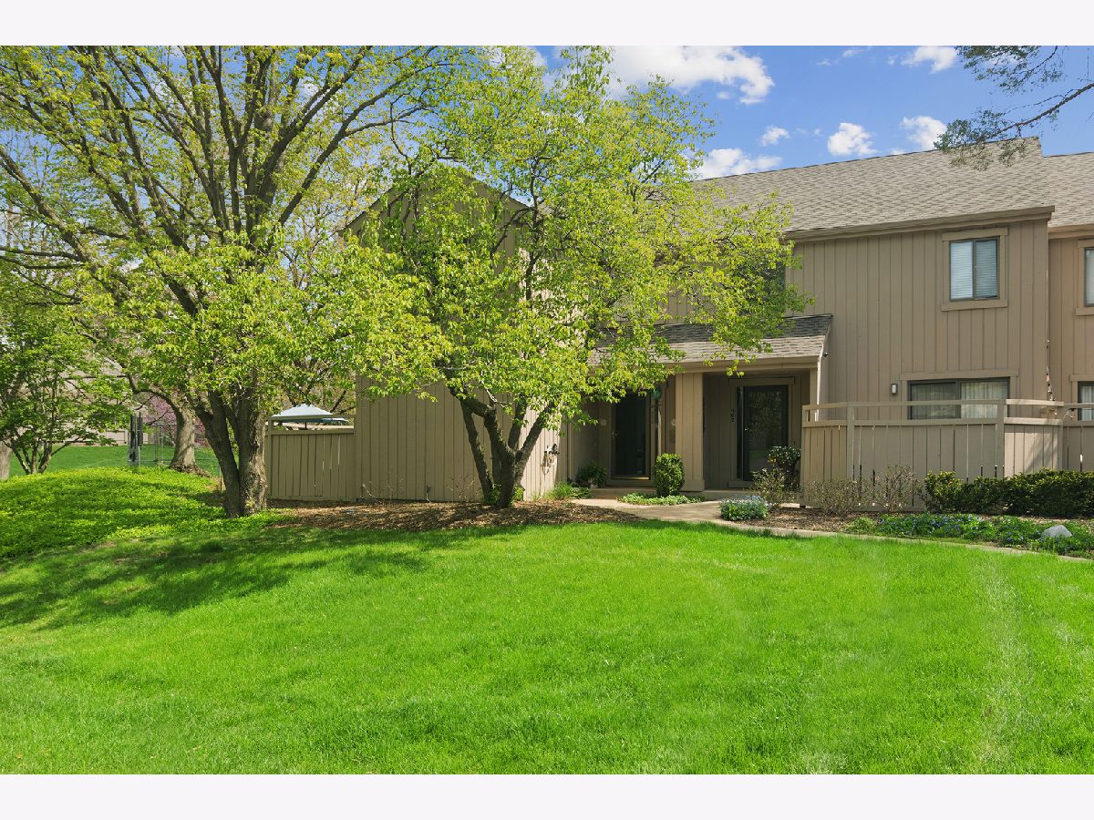 Townhomes & Condos For Sale Lake Barrington Shores Lake Barrington Illinois, 471 Old Barn Road