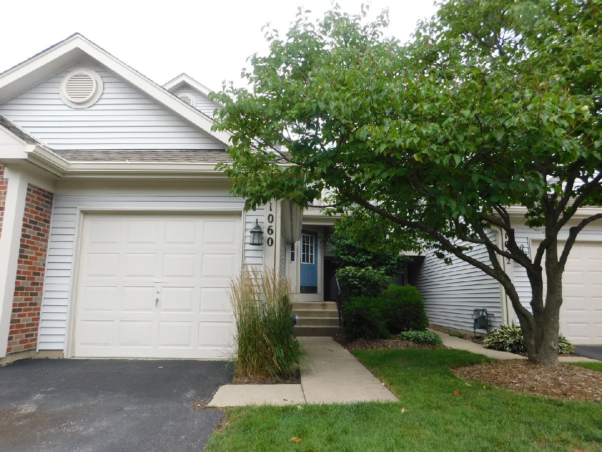 Townhomes & Condos & Homes For Rent Cobblers Crossing Elgin Illinois, 1060 Stillwater